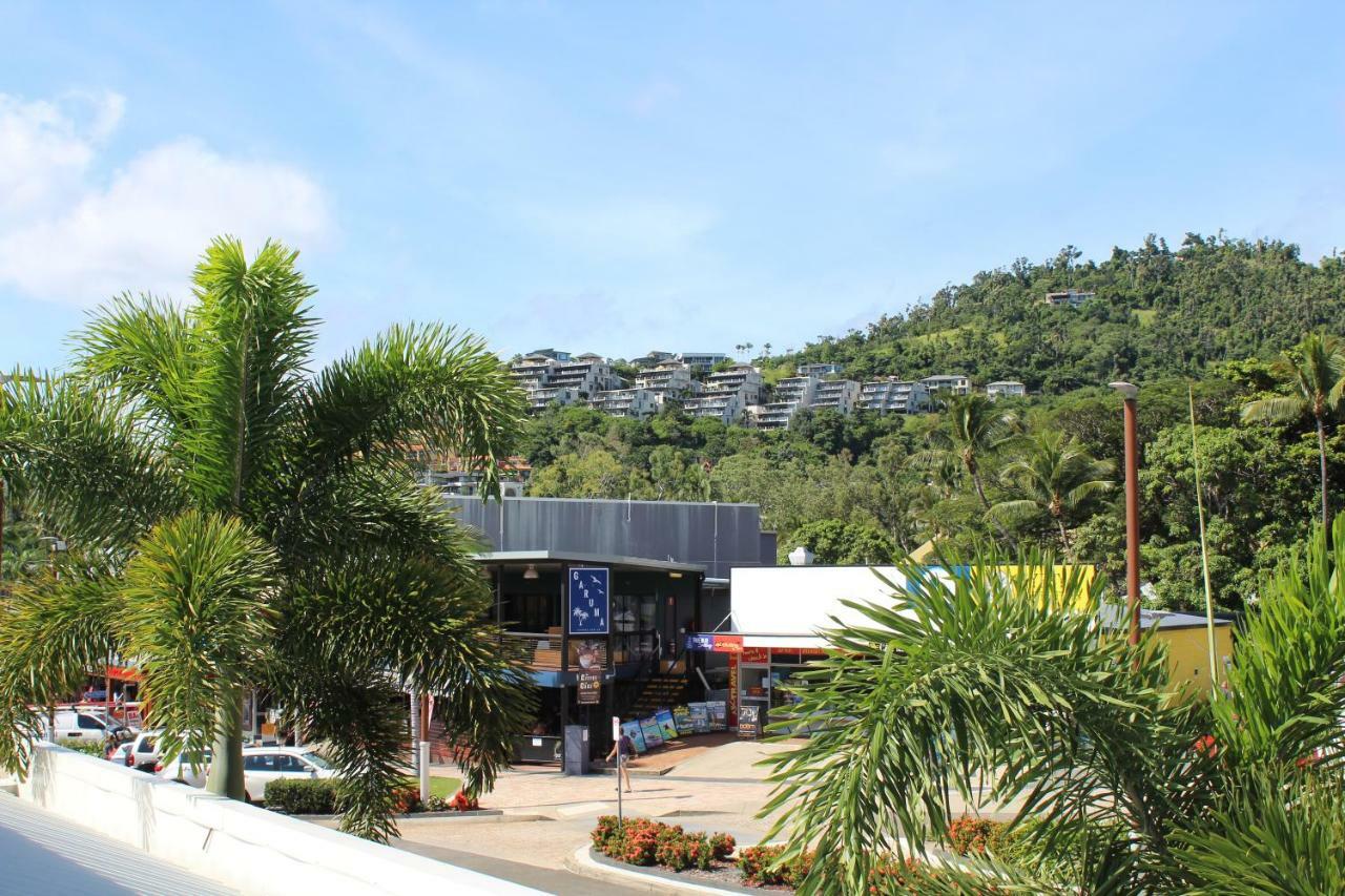 Colonial Court Beachfront Motel & Holiday Stay Airlie Beach Zimmer foto